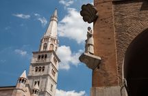 Private Modena old town walking tour 