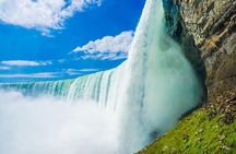 Niagara Falls Tour with Cruise and Transportation from Toronto