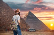 Female Guided Pyramids, Museum & Bazaar Private Tour