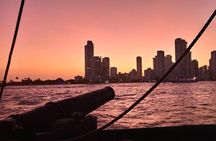 Cartagena, CO: Sunset Skyline Bay Tour on a Pirate Boat + Drinks