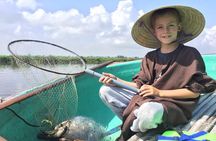 Sunrise wholesale fish market and basket boat experience