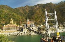 From Delhi: Rishikesh 3-Day Tour with Yoga and Massage