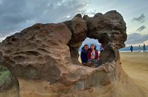 Keelung Shore Excursion: Yehliu Geopark, Jiufen, Houton Cat Village Private Tour