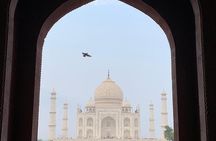 From Delhi: Sunrise Taj Mahal Tour From Delhi All Inclusive