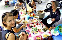 Ho Chi Minh Local Foodie Experience by Car (Private & All-Inclusive)