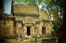 Angkor Wat & Banteay Srey Tour