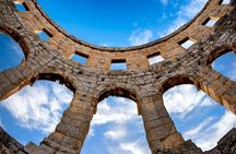 Rome: Colosseum Small Group Tour on Free Entry Days