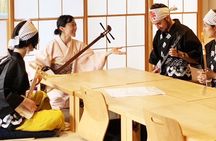 Easy for everyone! Now you can play handmade mini shamisen and show off to everyone! Musical instruments, sweets and live music