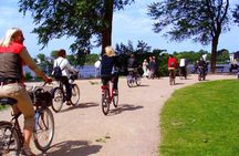 ENGLISH GUIDED BIKE TOUR HAMBURG - Alsterlake District (min.4)
