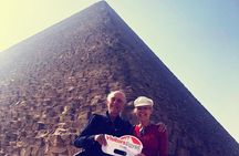 Day Tour at the Pyramids, Sphinx and The Egyptian Museum