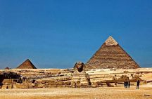 Tour to the Egyptian Museum and the Pyramids of Giza