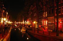 Amsterdam: Guided Red Light District and City Walking Tour