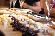 Lunch in the Vineyard: A Scenic Niagara Wine Tour Experience