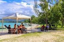 5 Islands Speedboat Cruise incl. Snorkeling in Blue Bay + Lunch at Ile aux Cerfs