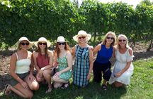 Niagara-on-the-Lake Wine Aft Tour with Cheese from Niagara Falls