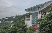 A Private City Tour of Hong Kong with Mercedes-Benz