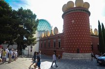 Dali Museum, House & Cadaques Small Group Tour from Barcelona