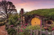 Hobbiton & Waitomo Caves Small-Group Tour W Lunch from Auckland
