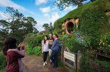 Premium Hobbiton & Waitomo Caves Small Group Tour from Auckland