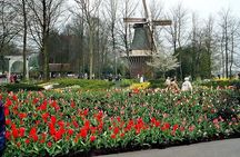 Private Day Trip to the Keukenhof Gardens and Giethoorn