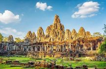 Full-Day Angkor Temple Bike Tour from Siem Reap Inclusive of Lunch