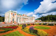 Private Medieval Tallinn Tour with Kadriorg-Pirita Seashore