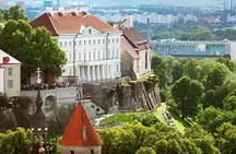 Private Medieval Tallinn Tour with Kadriorg-Pirita Seashore