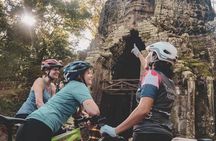 Angkor Temple Bike Tour from Siem Reap Inclusive of Lunch