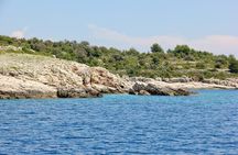 Private 3 islands Tour With Speed boat to Blue Lagoon and Solta from Split or Trogir