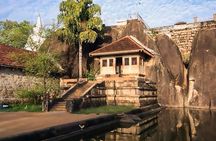Anuradhapura: Tuk Tuk Tour at Ancient City with Audio Guide
