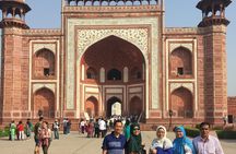 All Inclusive Taj Mahal Day Tour by Gatimaan Express Train