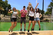 Family Private Tour: Churros, Hot Chocolate & Games in Barcelona