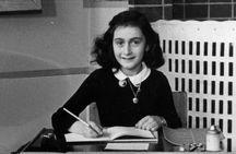 2-Hour Private Anne Frank Walking Tour with Drink