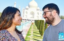 Overnight Agra and Fatehpur Sikri Trip from Delhi by Expressway 