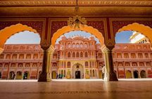 2 Days: Guided Jaipur Tour With Hotel, Lunch & Entry Fee