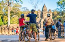 Angkor Temple Bike Tour from Siem Reap Inclusive of Lunch