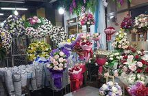 Chiang Rai Food & Night Market Walking Tour with Local Host