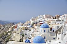 Private Full-Day Sightseeing Tour in Santorini with a Local