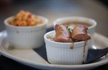 New Orleans Garden District Food & History Tour with Local Guide