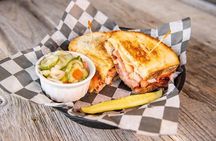 Vittles & Views Sightseeing Tour with Breakfast Included