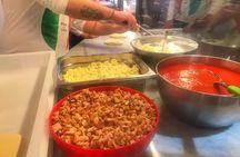 Naples: Street Food and Sightseeing Tour with Local Expert