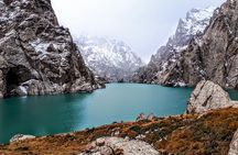Horse trek in Kyrgyzstan: Naryn to Kel-Suu lake