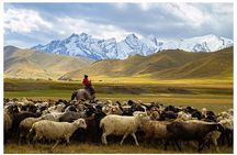Horse trek in Kyrgyzstan: Naryn to Kel-Suu lake