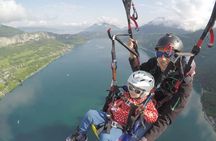 Sensation paragliding flight over the magnificent Lake Annecy