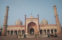 Explore the Beauty of Old Delhi & the Spice Market!