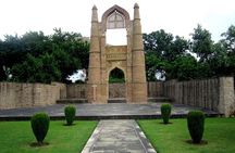 Chanderi – History with a silken touch (Day Excursion from Jhansi)