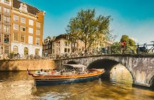 The Ultimate Amsterdam Canal Cruise - 2hr - Small Group with Drinks & Snacks