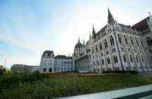 Exclusive Budapest City Tour by Luxury Car - Half Day