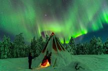 Auroras in Saariselkä – Northern Lights Photo Tour by Car and on Foot