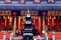 3-Hour Shanghai Jade Buddha Temple Tour with Calligraphy Experience 